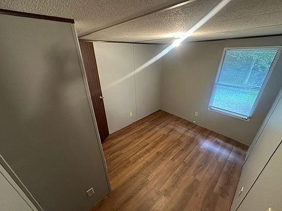 3rd image of 184 Howertons Bottom Rd #16