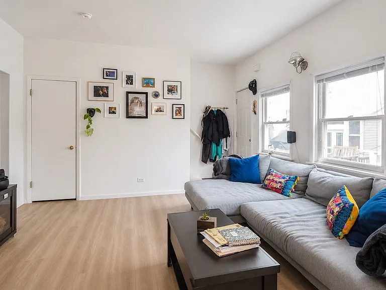 3212 N Clifton Ave #COACHHOUSE — Photo 5
