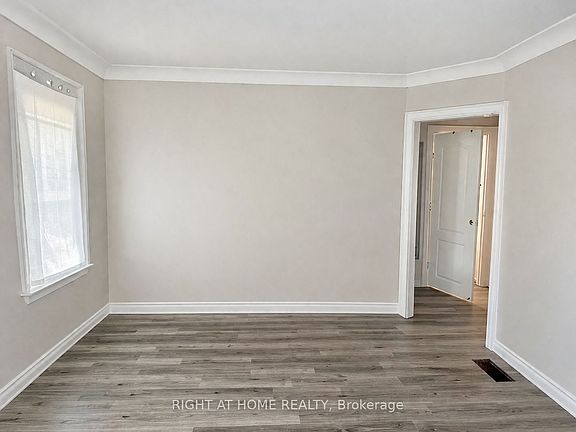 3rd image of 738 Mount Pleasant Rd