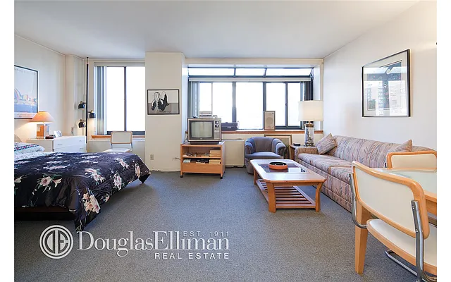 Rented by Douglas Elliman | media 19