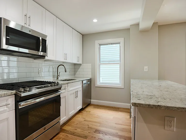349 Mount Pleasant Avenue — Photo 8