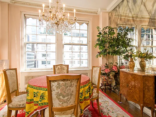 Sold by Sotheby's International Realty | media 1