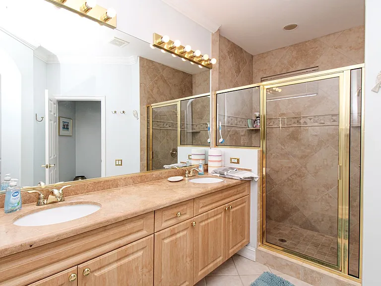 817 Carrick Bend Cir #101 — Photo 40