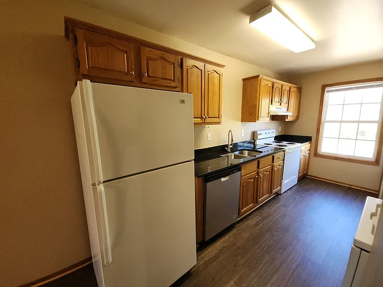 612 E 8th St #1 — Photo 11