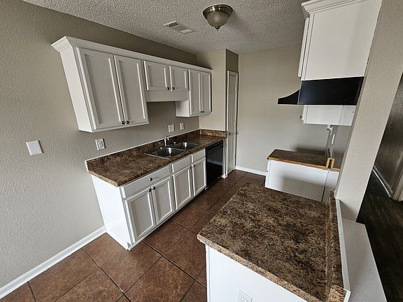 4th image of 7971 Marsha Woods Dr