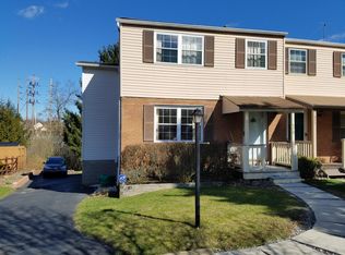 579 Pine Line Dr, Pittsburgh, PA