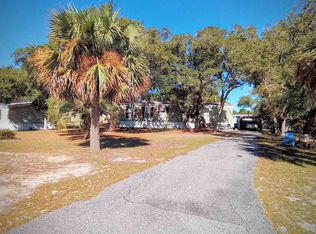 135 Carolina St, Carrabelle, FL 32322