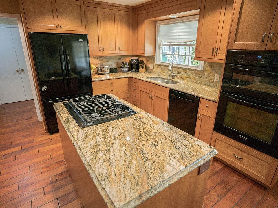 2nd image of 3101 Cowan Cir