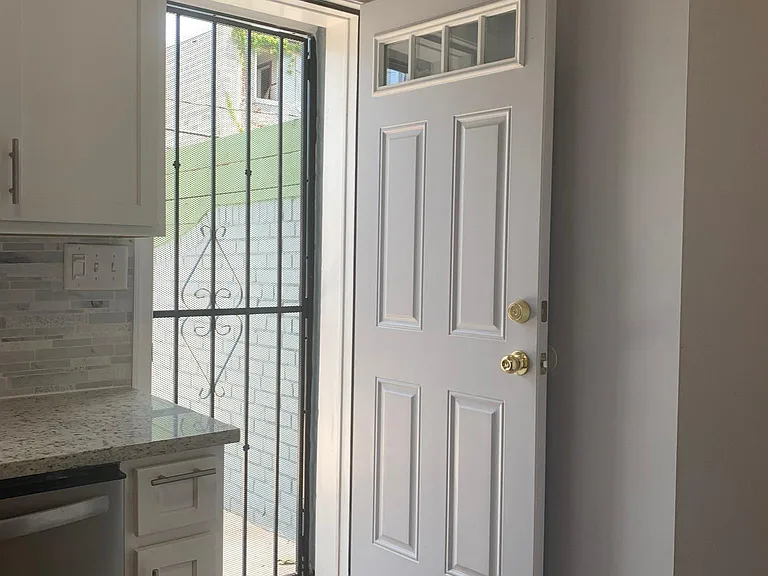 1641 N Patterson Park Ave — Photo 14