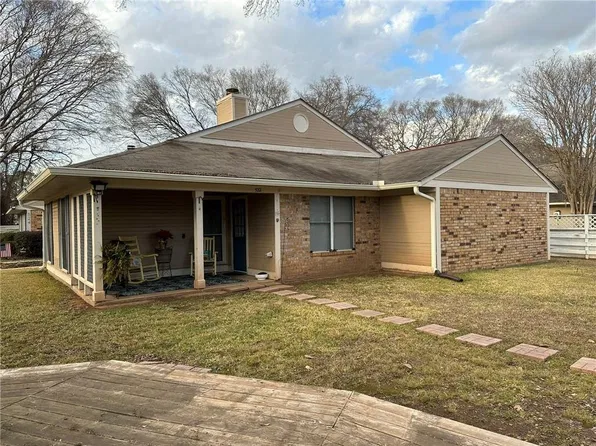 522 Oakland Dr, Natchitoches, LA 71457
