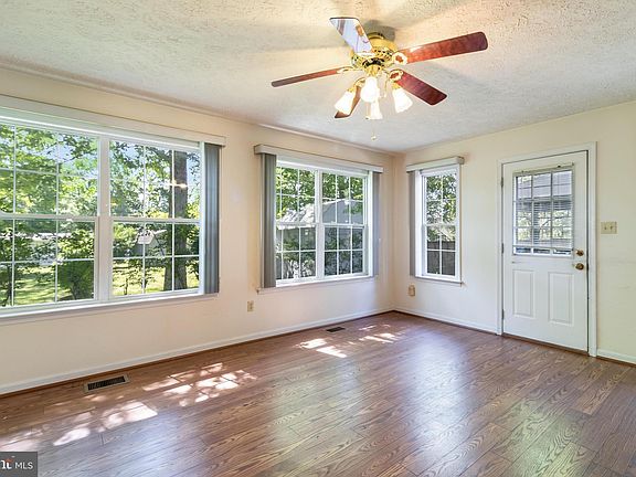 3rd image of 45525 Hickory Hills Cir