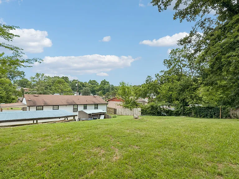 124 Denise Dr — Photo 30