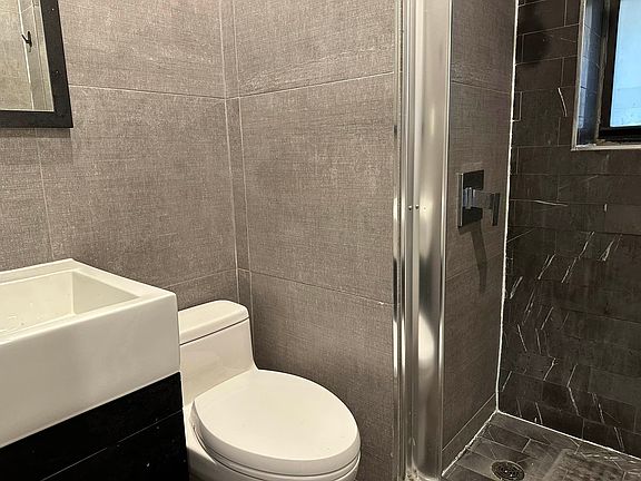 3rd image of 124 E 103rd St APT 8