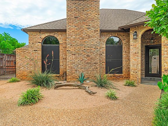 3rd image of 608 Gunnison Dr