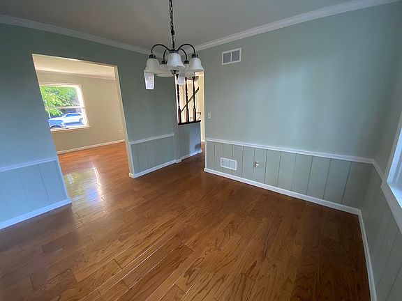Dining room - view 1