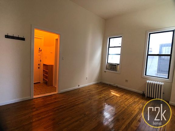 5th image of 2509 30th Ave APT 1R