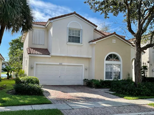 7472 NW 23rd St, Pembroke Pines, FL 33024
