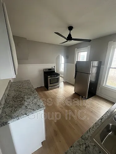 1121 Delence St #BOTTOM Photo 1