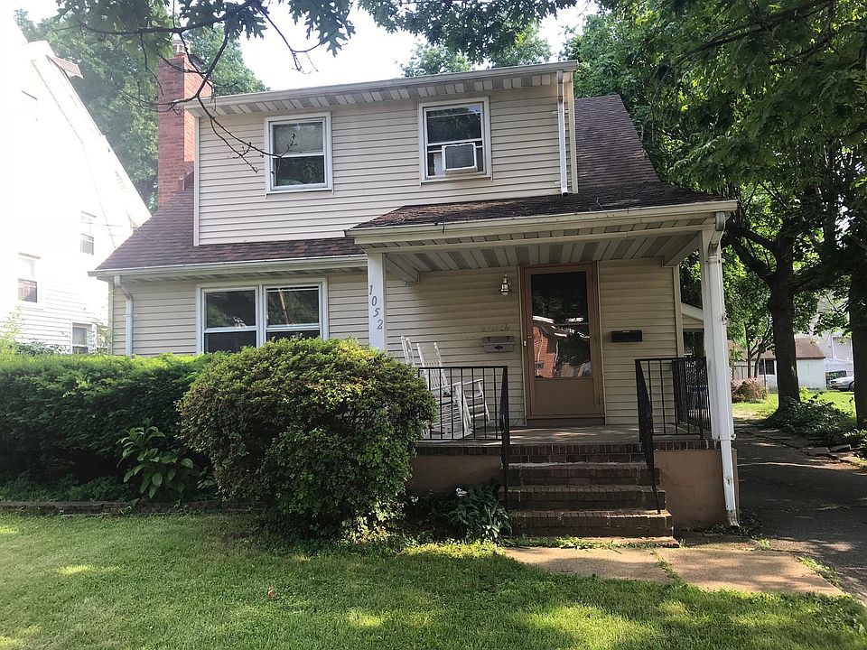 Front door entrance for 1st FL tenants only