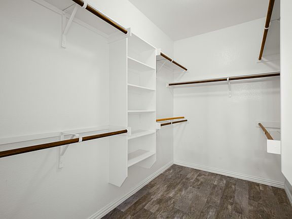3rd image of 305 Hibiscus Dr