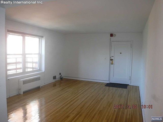 1st image of 2350 Linwood Ave #4C-504C