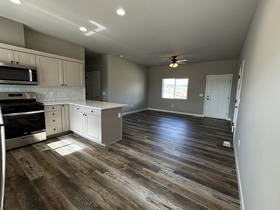 4th image of 9 High Peaks Ln
