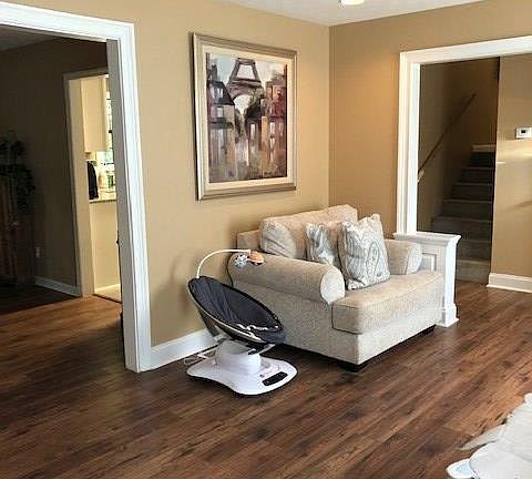 5th image of 328 Kensington Cir