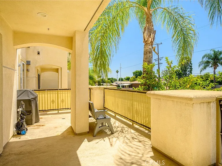 6800 Corbin Ave — Photo 32