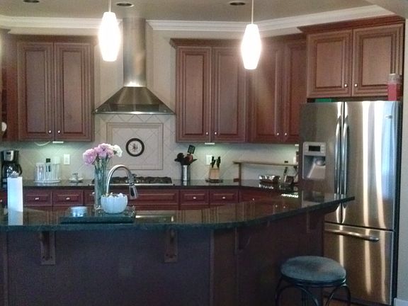 kitchen eating bar
