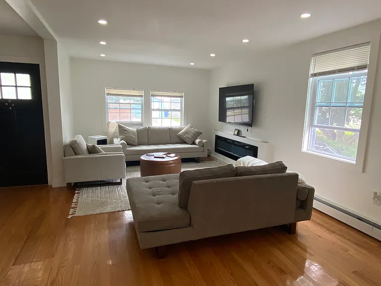 5 N Central Ave — Photo 2
