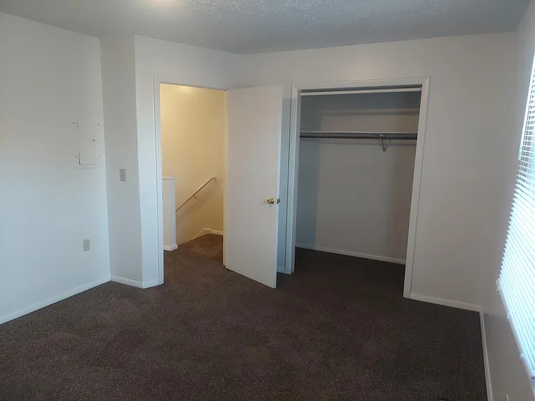 1602 Sulphur Springs Rd — Photo 9