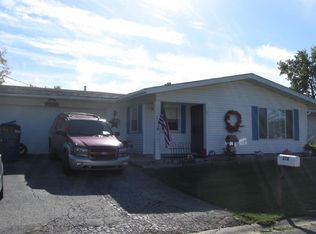 378 Riviera Ct, Valparaiso, IN 46385