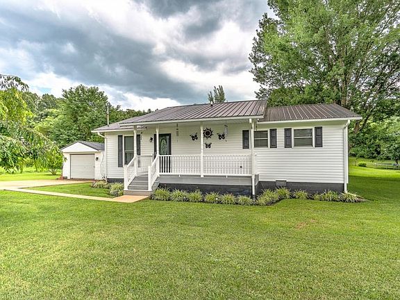 3rd image of 150 Leonard Dr