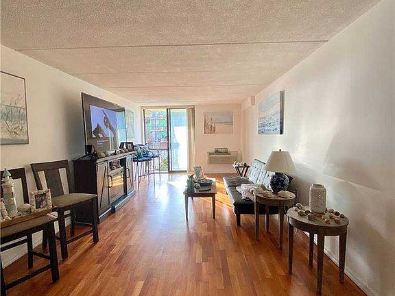5th image of 730 W Broadway #3H