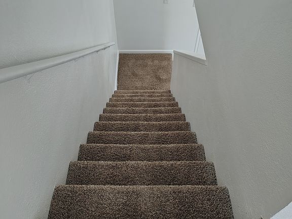 4th image of 2010-2 Larcus Ave #22