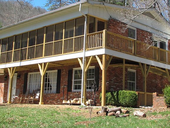 2nd level porch and walkway