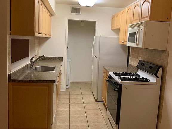 3rd image of 37 Mission Wood Way