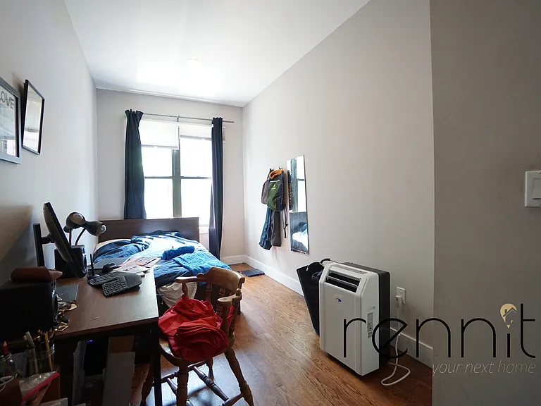 914 Hart St #1R — Photo 4