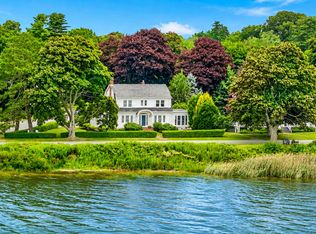 10 Bay Shore Dr, Falmouth, ME 04105