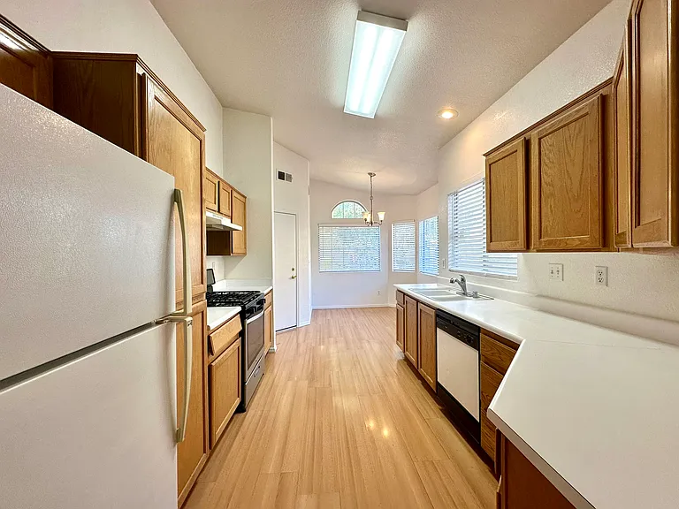 847 Single Tree Dr — Photo 5