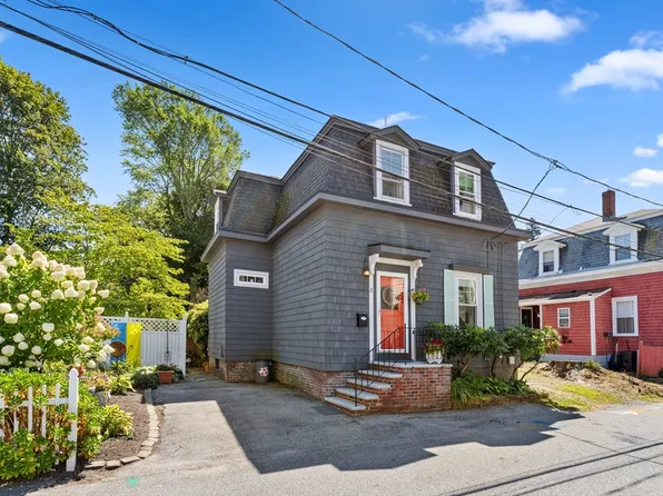 3 Cottage St, Ipswich, MA 01938