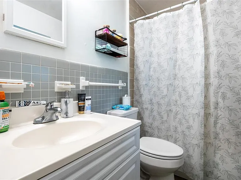 749 NW 34th St — Photo 24