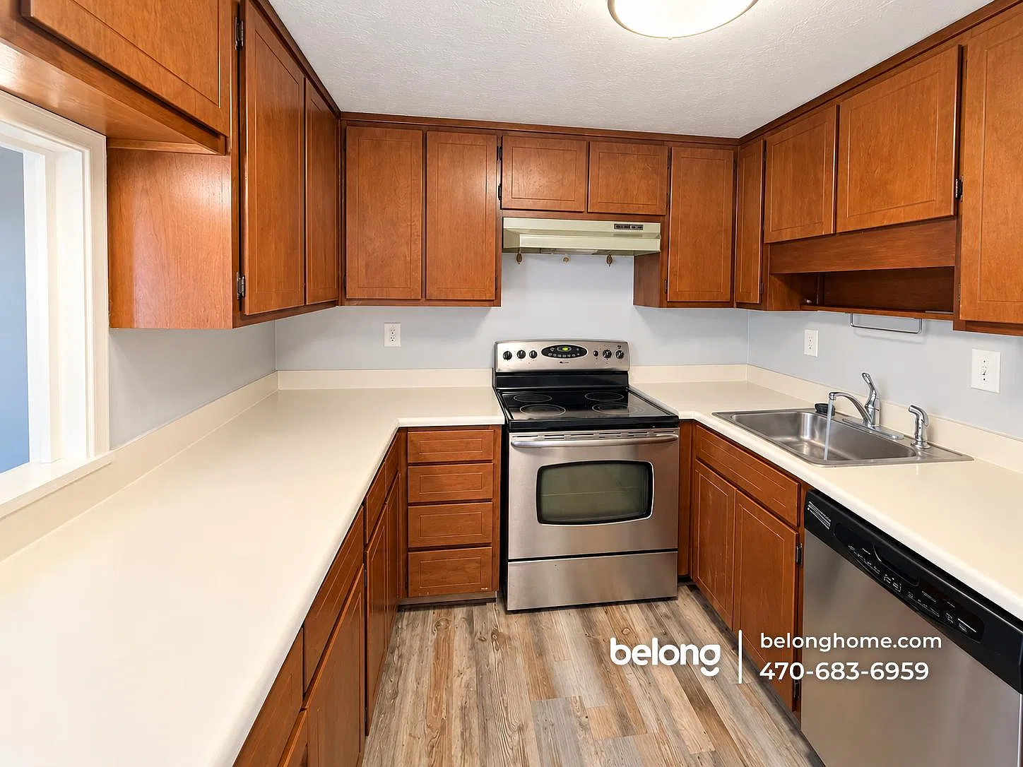 3 bed, 2.0 bath, 1252 sqft, $1,715 — Photo 2