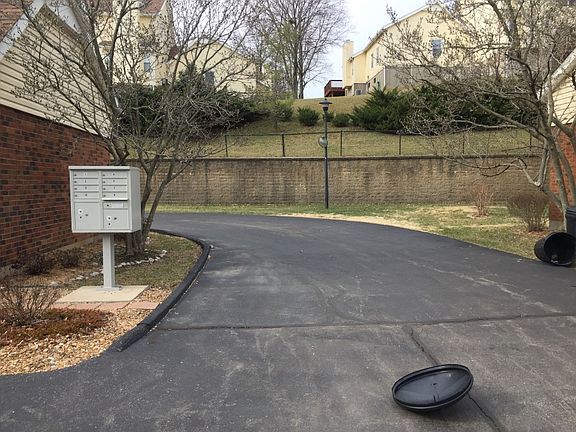 5th image of 956 Riverwood Place Dr