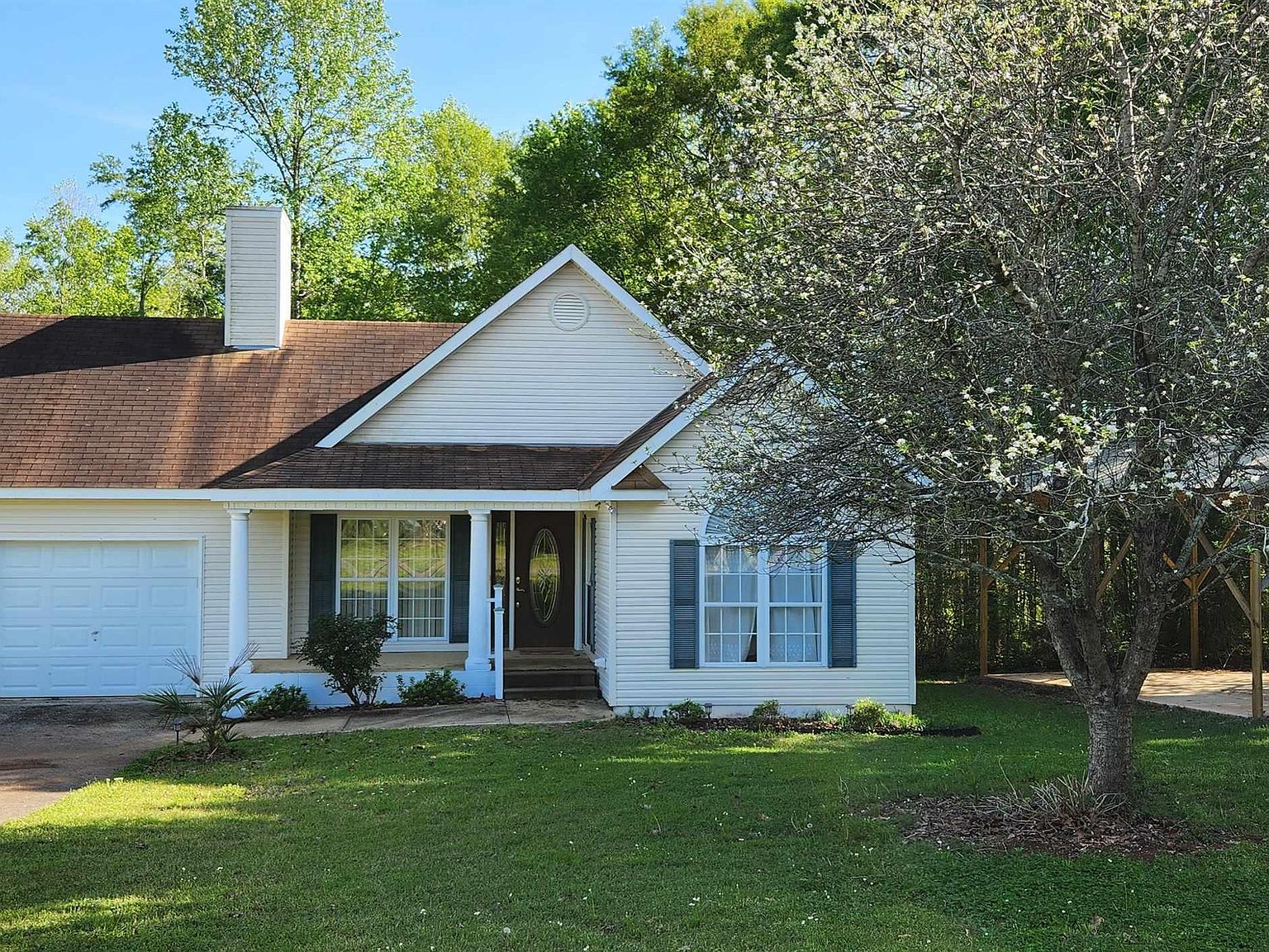 525 Lake Front Dr, Talladega, AL 35160 Zillow