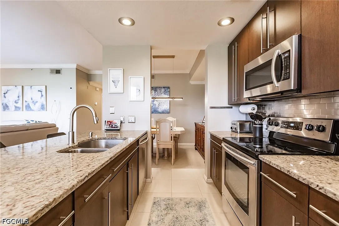 2 bed, 2.0 bath, 1294 sqft, $1,700 — Photo 1