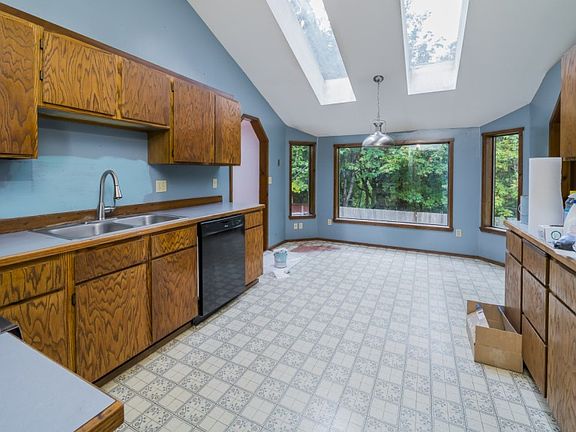 5th image of 6306 Tralee Dr NW