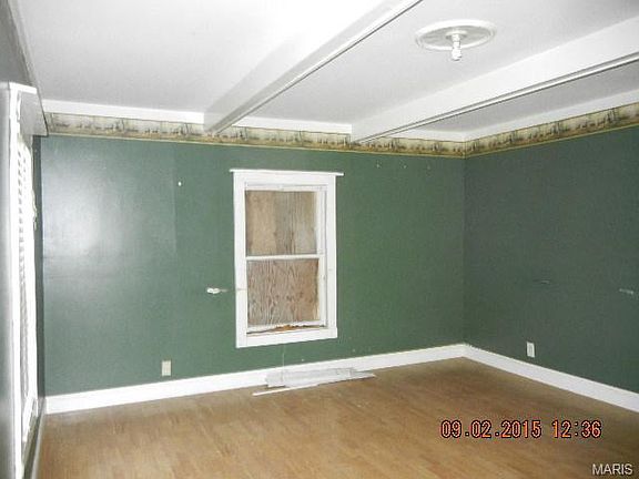 3rd image of 307 Grand Ave