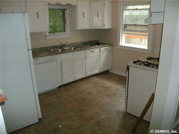 2nd image of 77 Eastview Ave