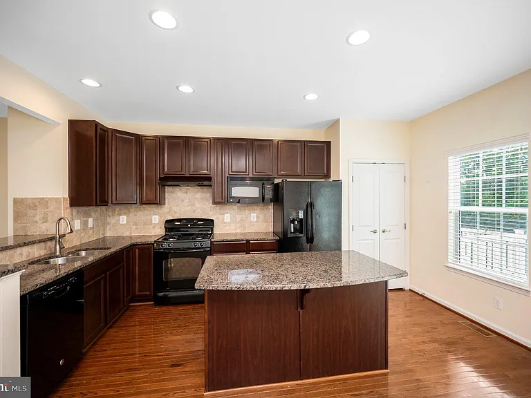 4604 Alliance Way — Photo 6